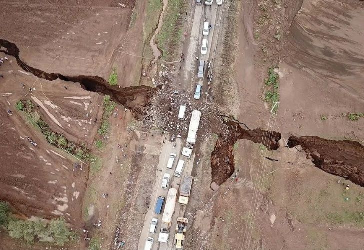 Una enorme grieta en Kenia divide a África en dos