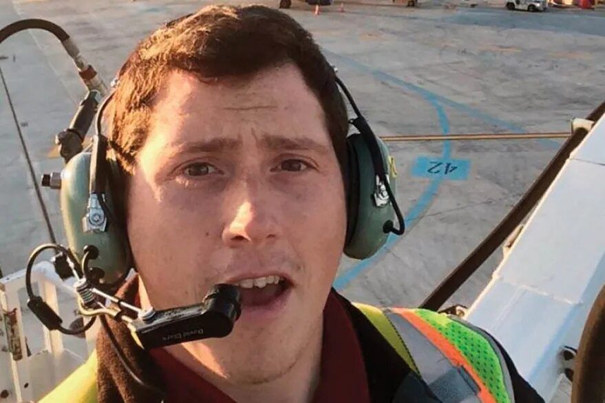 Un video inédito mostró cómo un hombre se robó un avión del aeropuerto de Seattle y lo estrelló en una isla