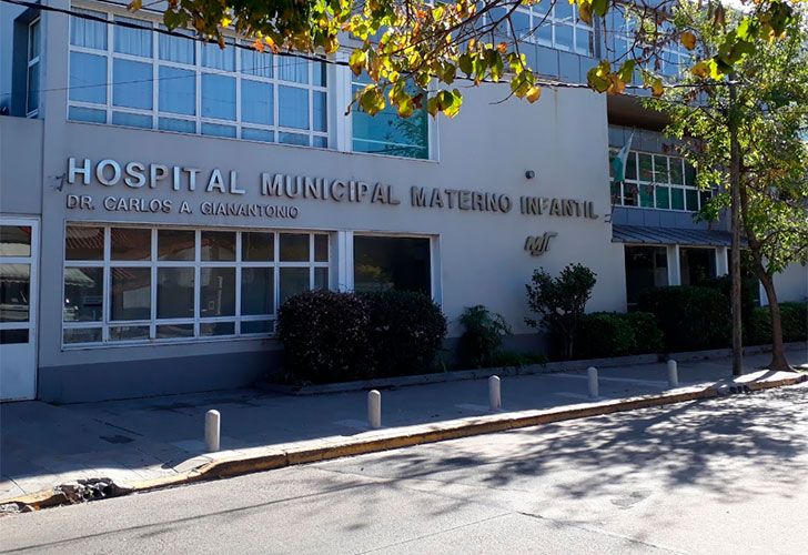 Horror: dio a luz en el baño y tiró al bebé por una ventana
