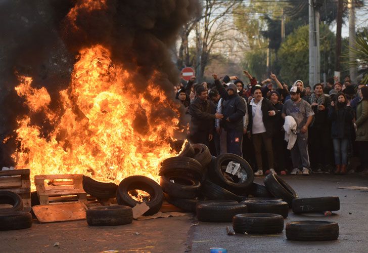 Desalojo en PepsiCo: incidentes dejaron 5 detenidos y varios heridos