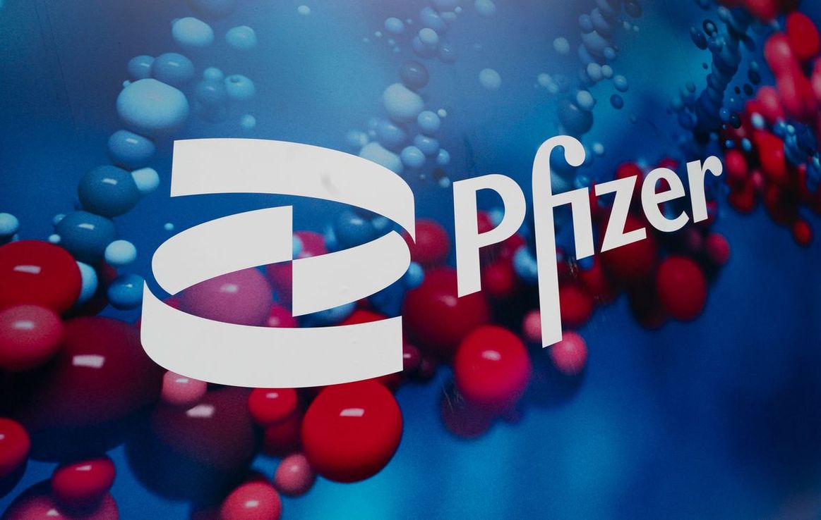 Pfizer busca aplicar la tercera dosis de la vacuna a mayores de 18 años