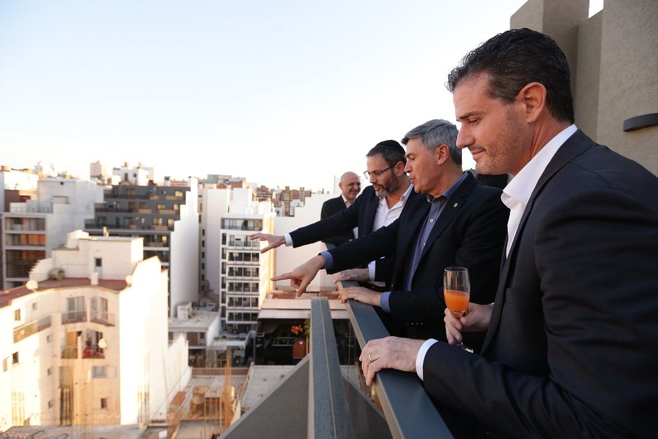 Elyon se presenta como el “Faro” en la construcción y demuestra como edificar con fondos de inversión