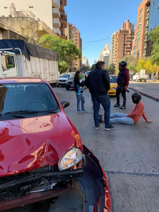Córdoba | Derriban a un motochorro con un pack de gaseosas