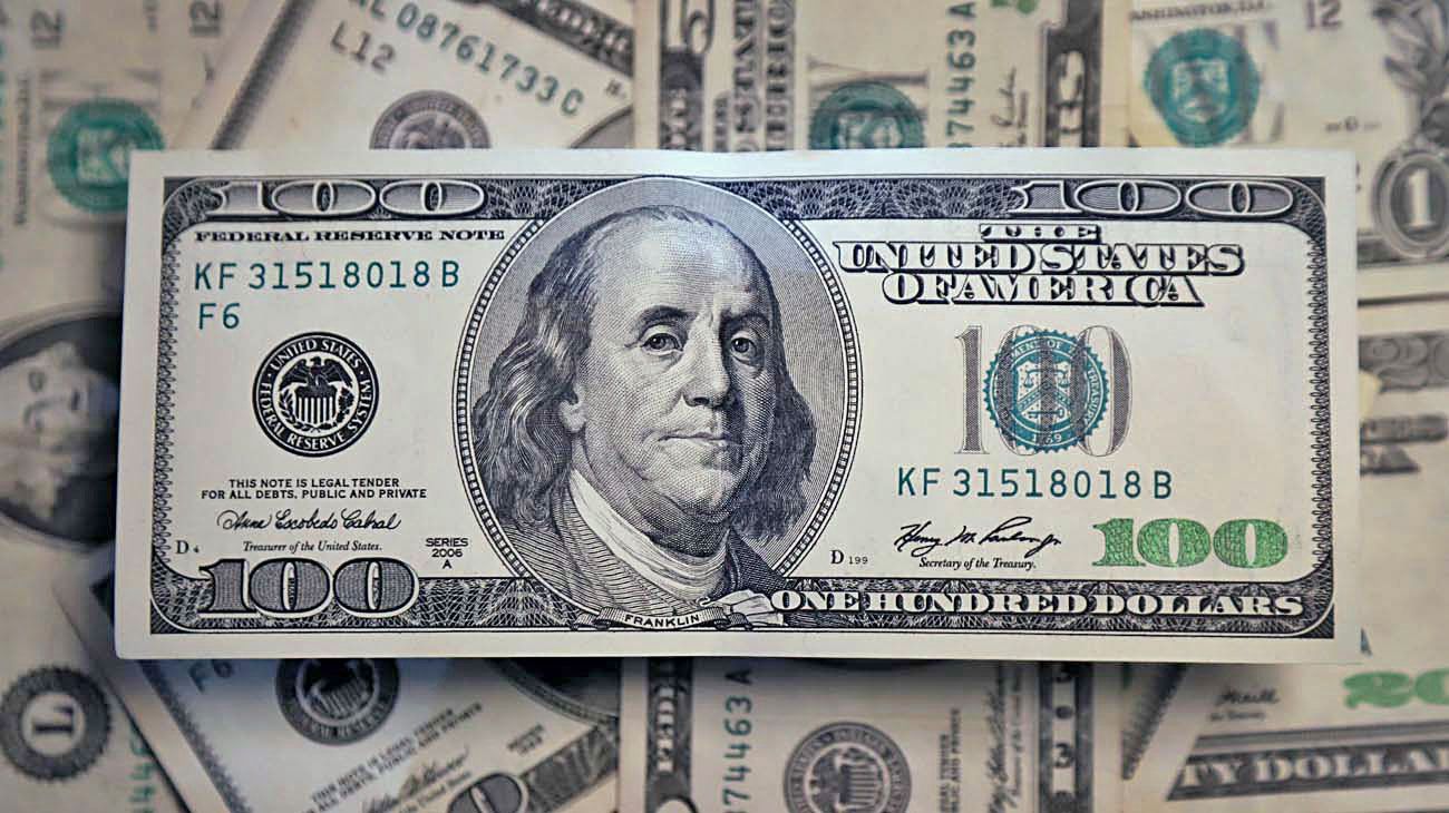 El dólar blue pierde valor este 25 de agosto