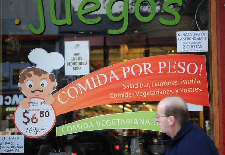 Restaurantes ofrecen pagar en dos cuotas