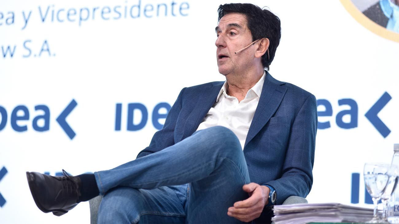 Carlos Melconian criticó a Javier Milei y sostuvo que si gana las elecciones "vamos a un quilombo"