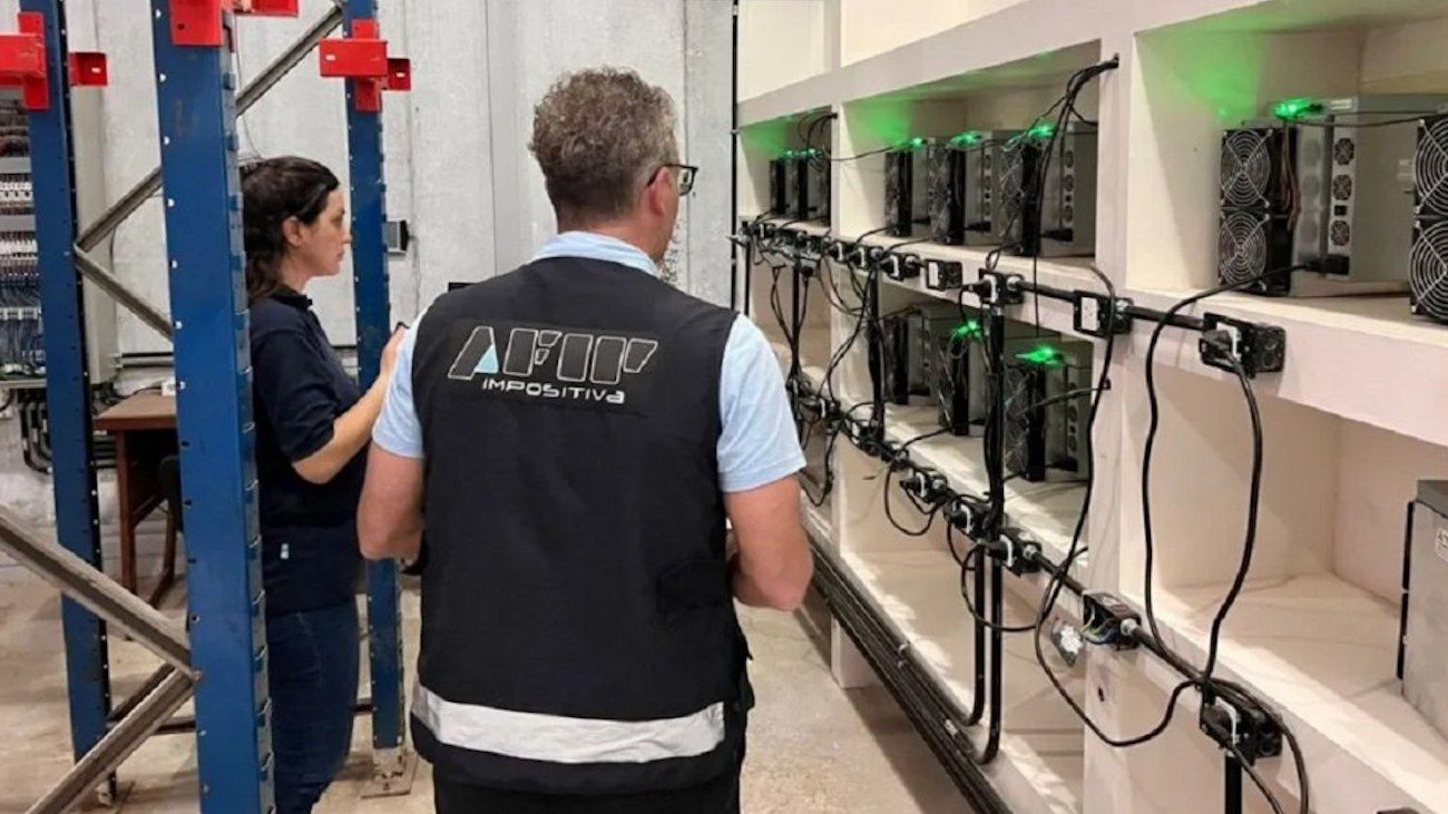 Detectan una granja de minería de criptomonedas ilegal escondida en una cámara frigorífica