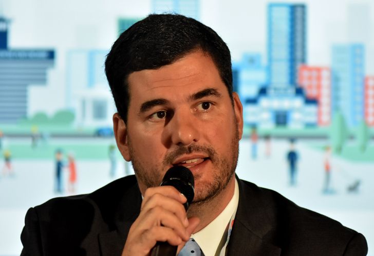Burzaco advierte: "Nuestro objetivo es que el que quiera ir a trabajar, lo pueda hacer”