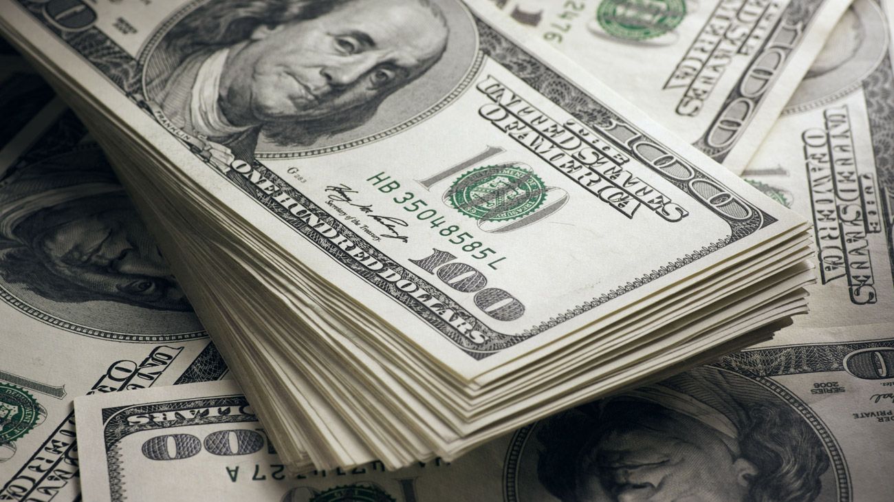 El dólar se mantiene por encima de los $25