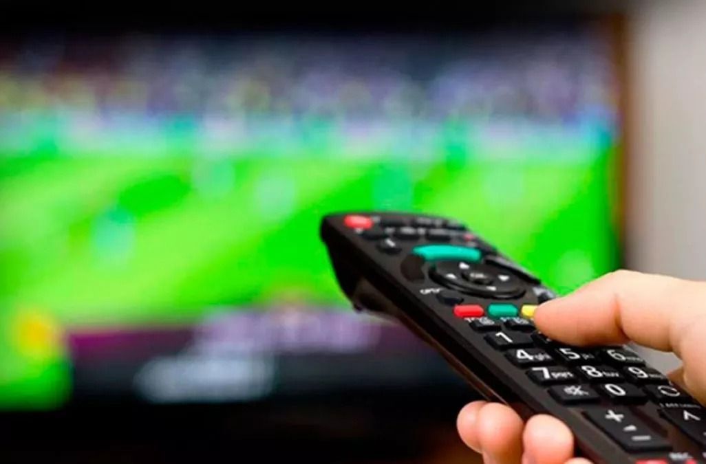 El Gobierno y Clarín otra vez disputan el fútbol por TV