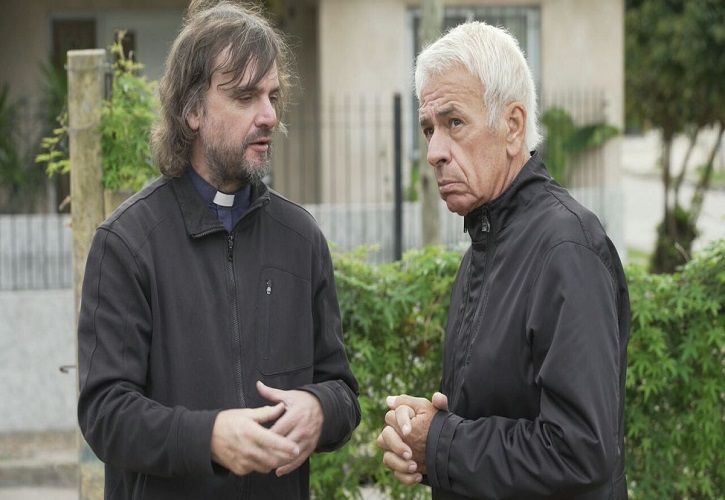 De la Sota empieza a dar señales, cerca de la Iglesia y con críticas a Macri