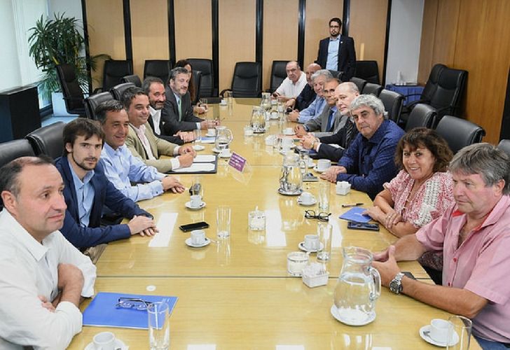 El Gobierno se reunió con gremios docentes a una semana del inicio de clases