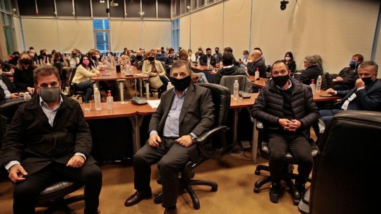 Juntos por el Cambio ratificó su decisión de sesionar urgentemente con "modalidad mixta"