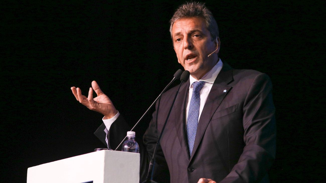 Con el traje de ministro, Massa anunció nuevas medidas