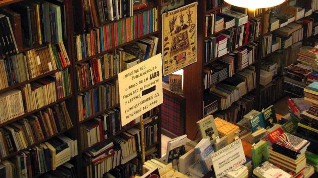 Los secretos de la Librería de Ávila, la más antigua del país