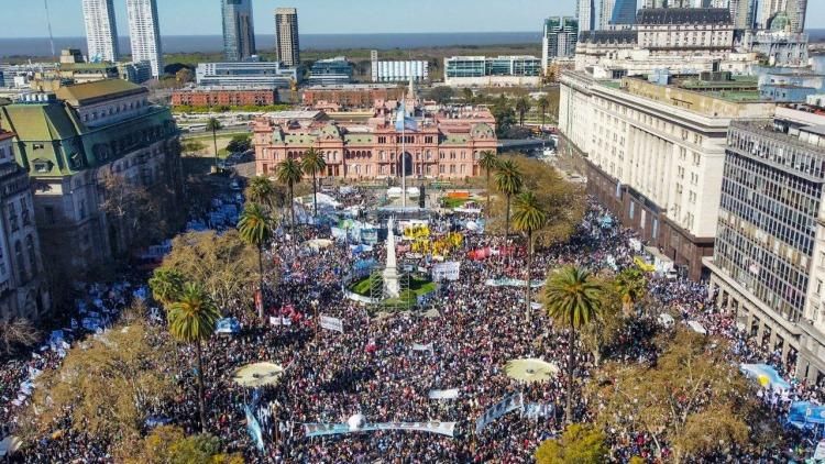 Día 9: Consenso o coerción