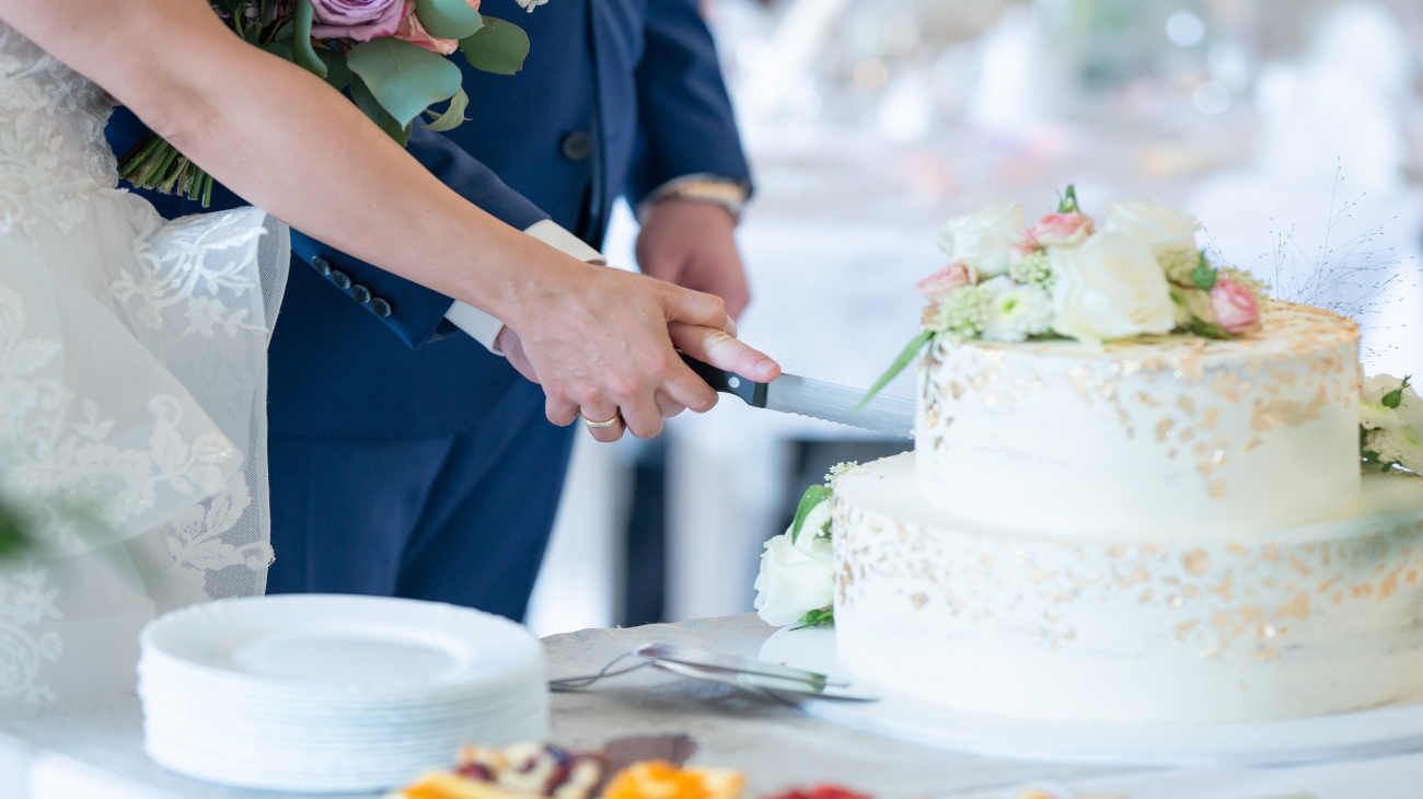 Hoy como ayer, las mujeres lavan platos; ¿qué significa saber hacerlo?