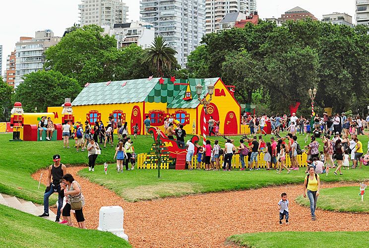 Con largas filas para ver a Papá Noel, el Parque Navideño abrió ayer en Palermo