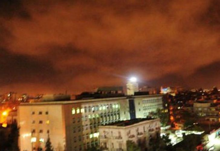 Estados Unidos, Francia y Gran Bretaña bombardearon múltiples objetivos en Siria