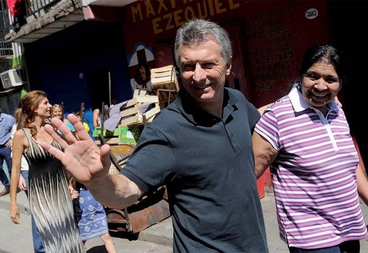 Macri visitó Los Piletones: "Que tengamos una navidad en paz"