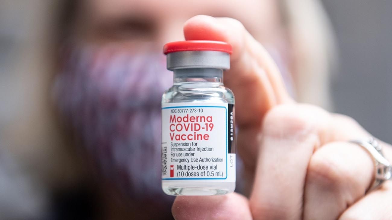 Moderna comenzó inoculación en estudio pediátrico de vacuna