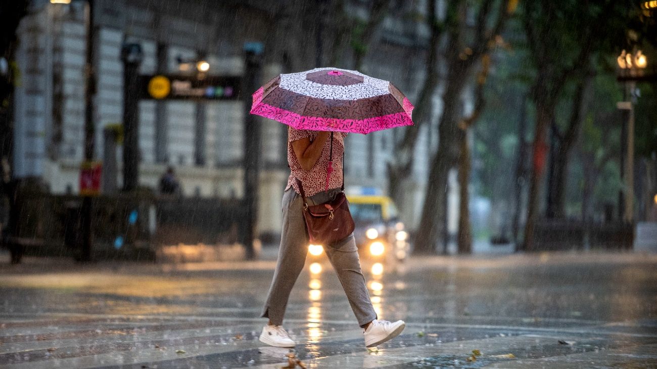 Continúa el mal tiempo con lluvias aisladas en el AMBA