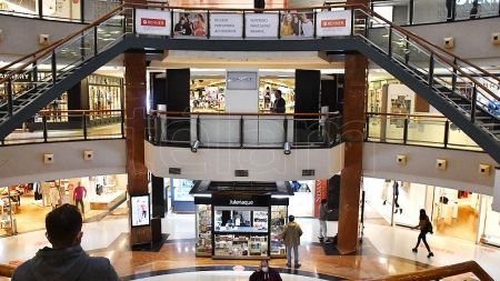 El consumo volvió a caer en julio y acumula 10 meses consecutivos en baja