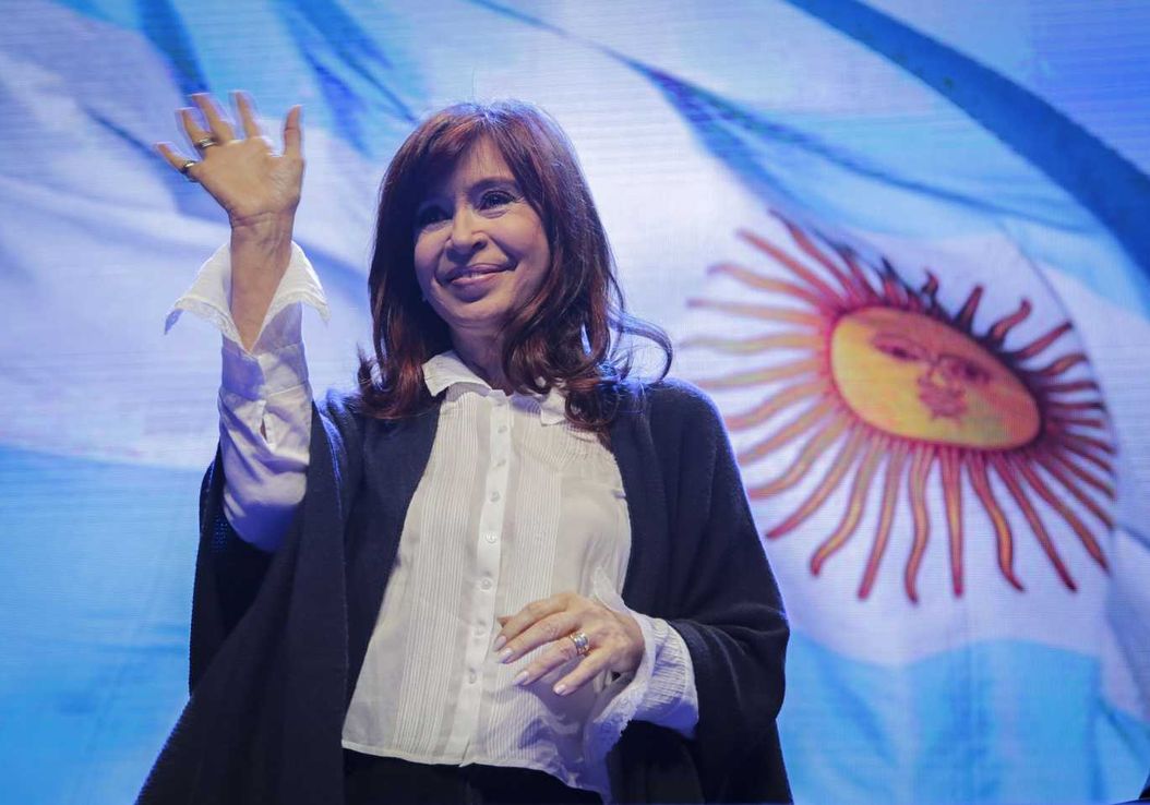 Cristina Kirchner reapareció con un mensaje grabado: “El modelo de Milei es deuda pública, familiar y privada”