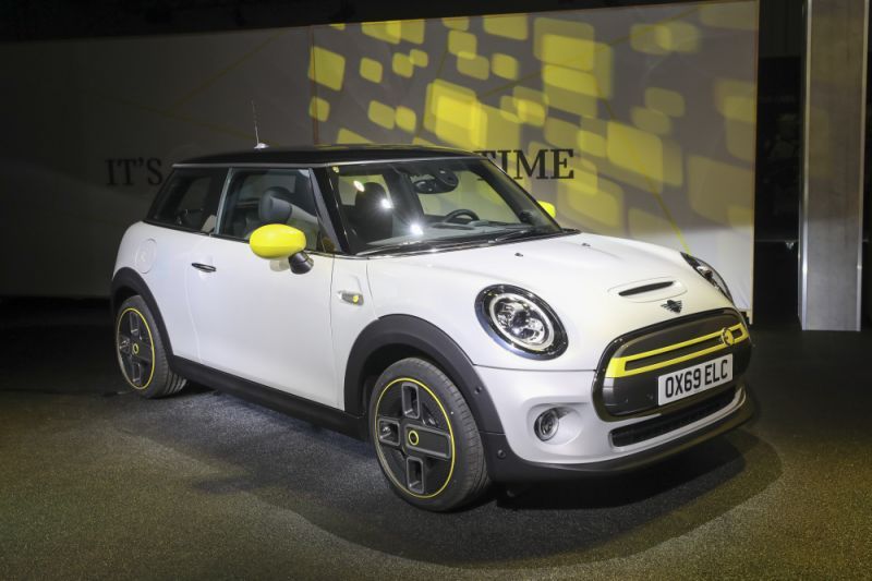 Este es el nuevo Mini Cooper SE de BMW, totalmente eléctrico