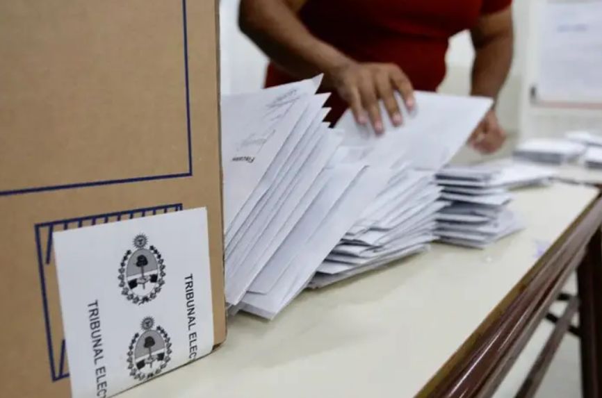 Elecciones 2023: ¿Cómo pueden votar los extranjeros en Argentina?