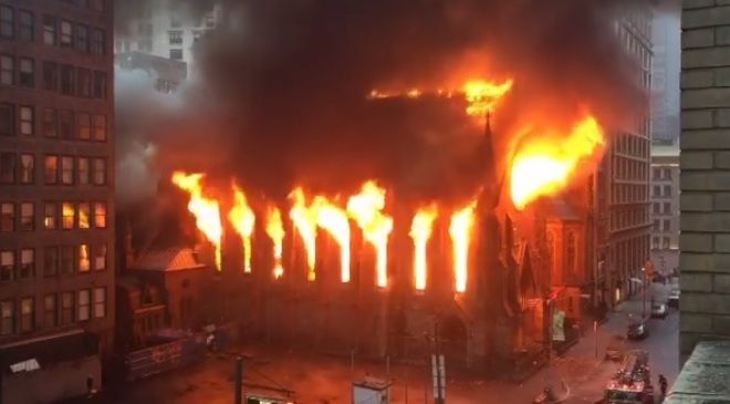 Notre Dame se suma a larga lista de catedrales incendiadas
