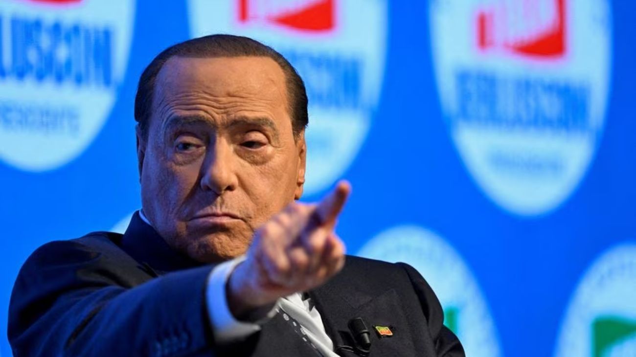 Berlusconi carga contra la política exterior de Meloni