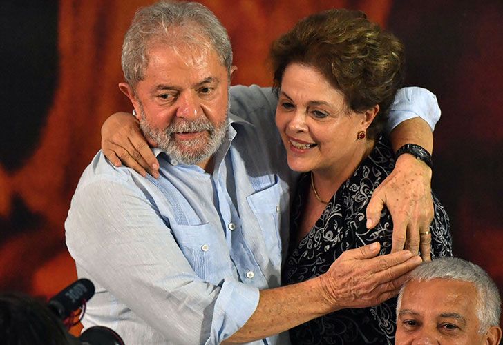 Tras el revés judicial, el PT postula a Lula como candidato a presidente