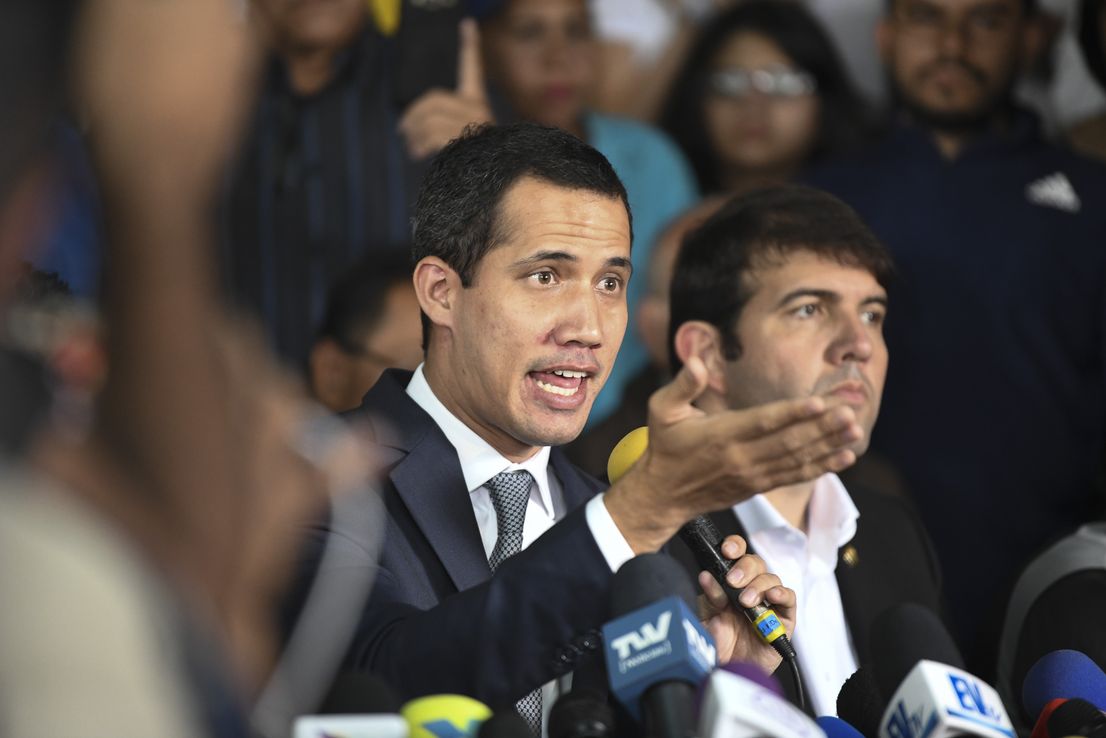 Asamblea ratifica a Guaidó como presidente encargado hasta que "cese usurpación"