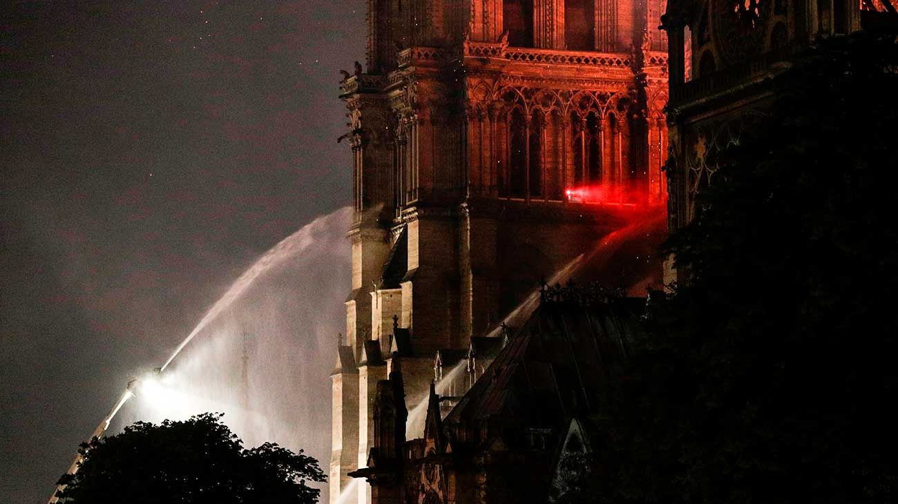 Cuál es la principal hipótesis sobre el incendio en la catedral de Notre Dame