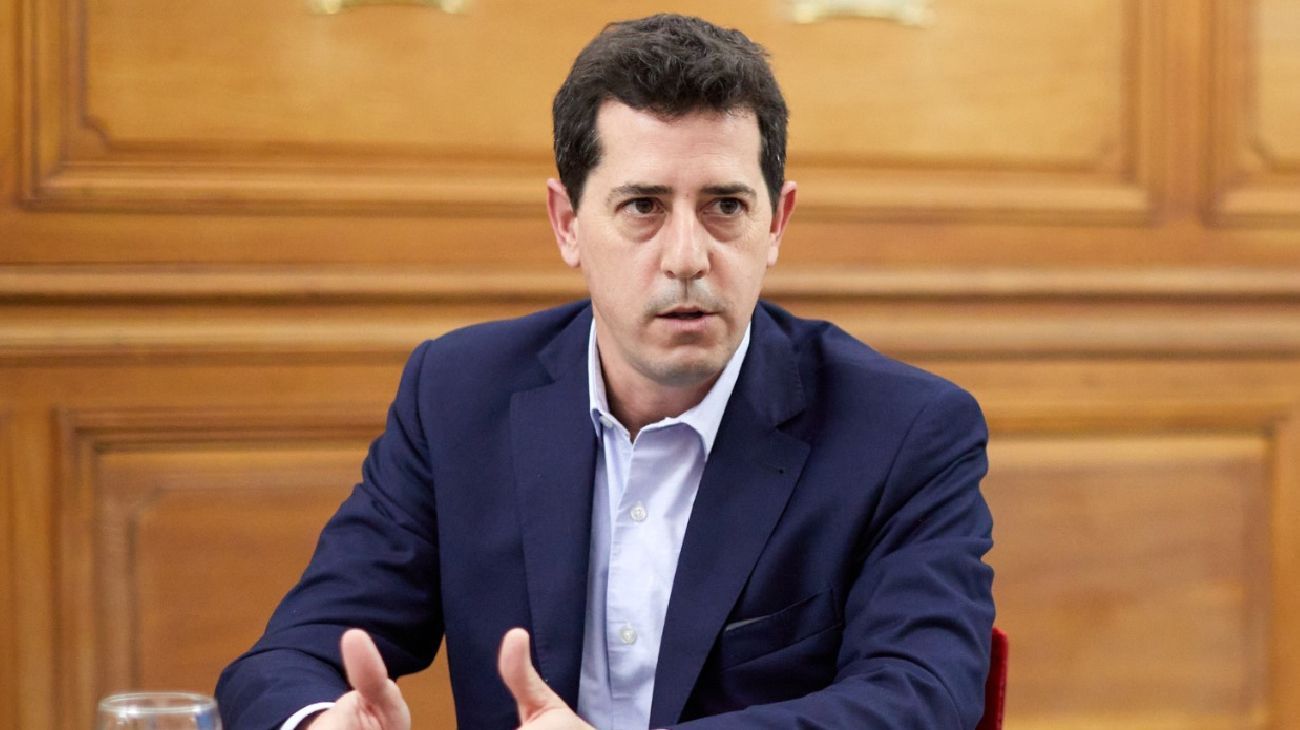 Wado de Pedro acusó a la oposición de "irresponsables" por endeudarse "a espaldas del Congreso y el pueblo"
