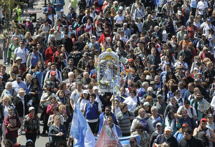 Cientos de jóvenes arrancaron una nueva peregrinación a Luján