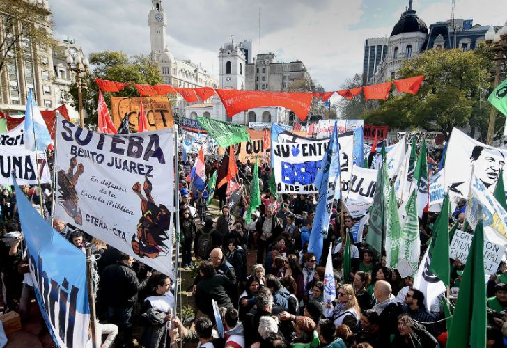 Día complicado: marchas y protestas contra las reformas laboral y previsional