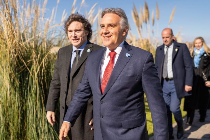 Llaryora-Milei: un vínculo con gestos institucionales y gestiones en polos opuestos
