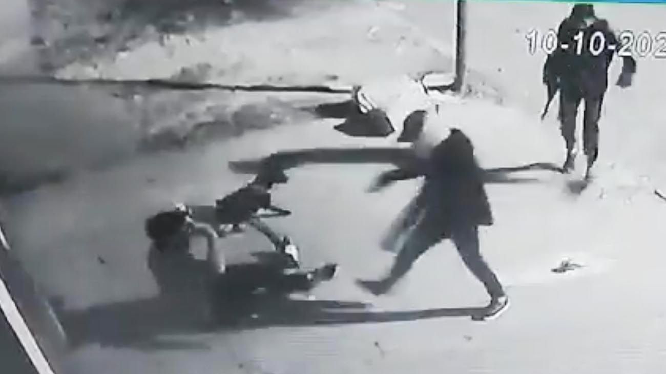 La Plata salvaje: picanearon a un joven en la calle para robarle