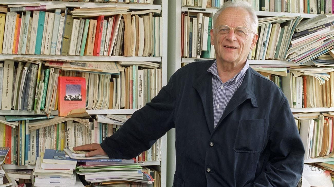 Murió el sociólogo francés Alain Touraine, padre de la "sociedad postindustrial" que marcó el pensamiento del siglo XX