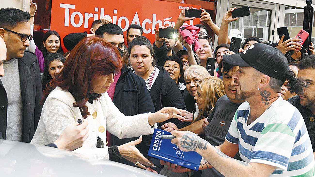 El Frente de Todos armará ‘marchas permanentes’ en apoyo a Cristina hasta diciembre