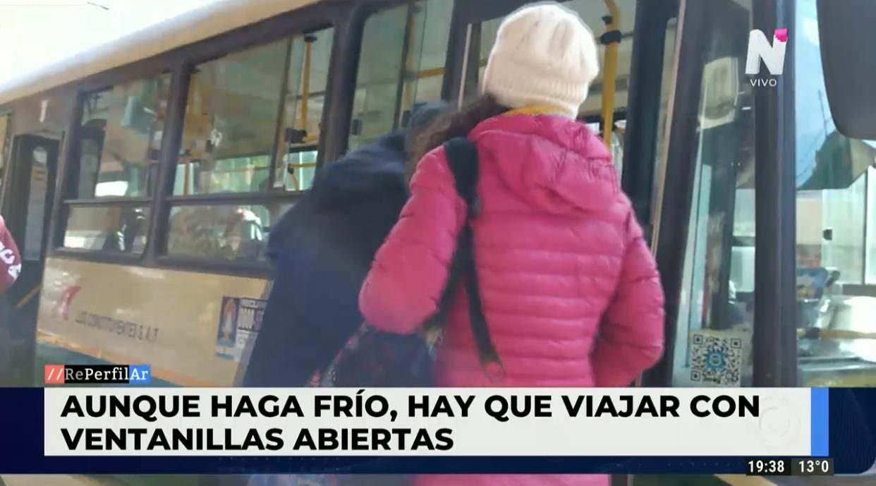 A pesar del frío deben continuar las ventanillas abiertas en el transporte público