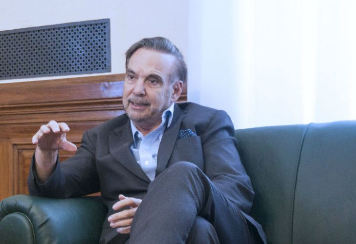 Le roban el auto a Pichetto a punta de pistola