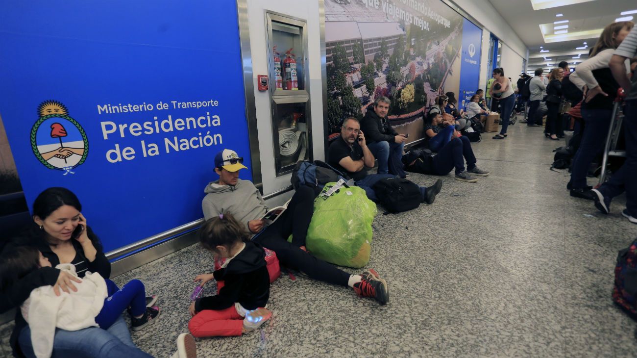 Aeronáuticos anunciaron un paro para el viernes 16 de noviembre por reclamo salarial