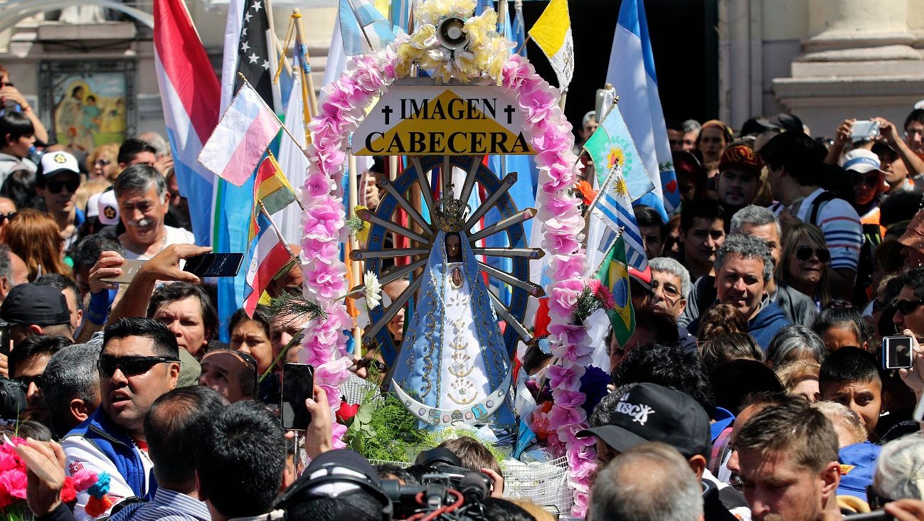 Miles de fieles iniciaron una nueva peregrinación a Luján