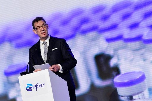 El CEO de Pfizer proyecta el regreso a "una vida normal" muy pronto
