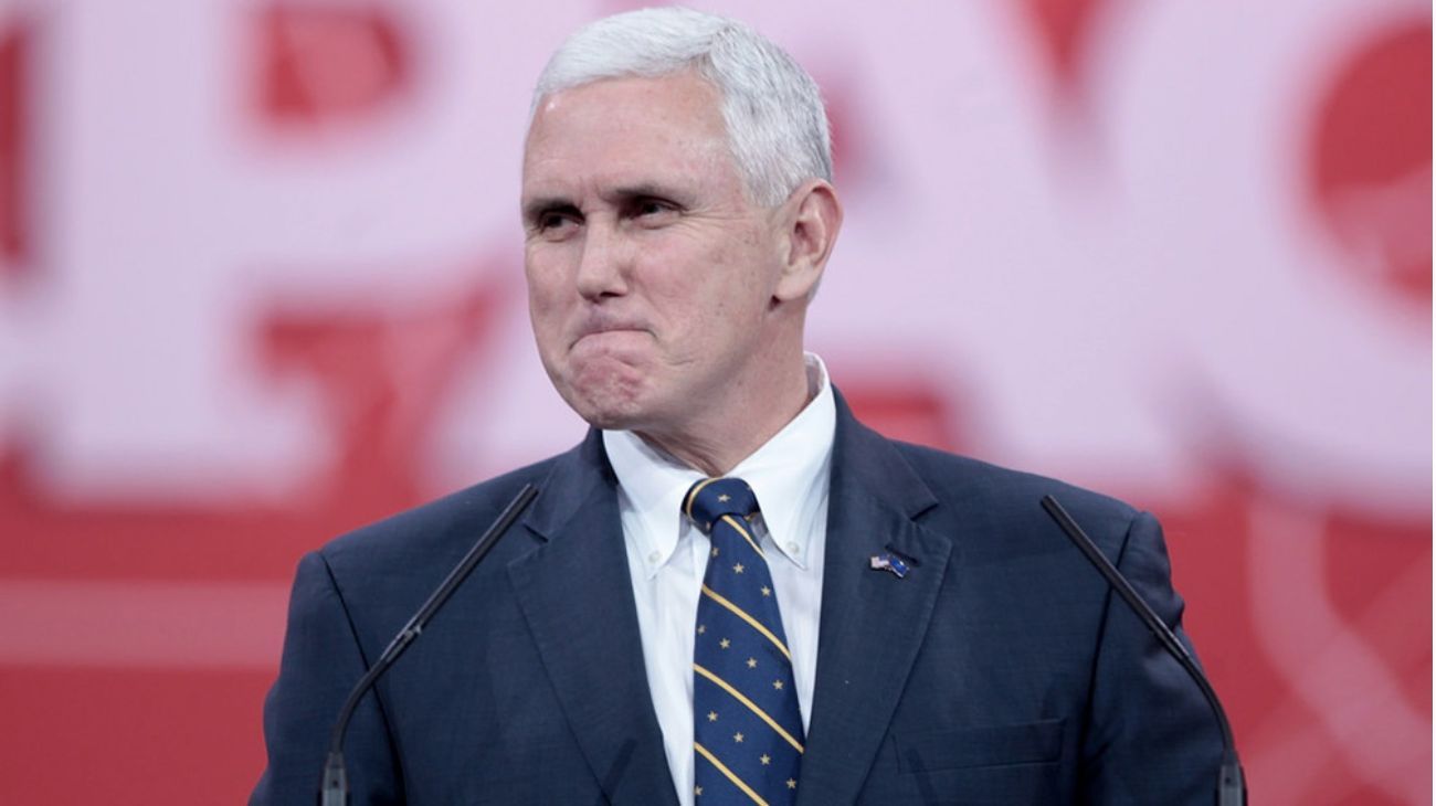 Hallan documentos confidenciales en poder del ex vicepresidente Mike Pence