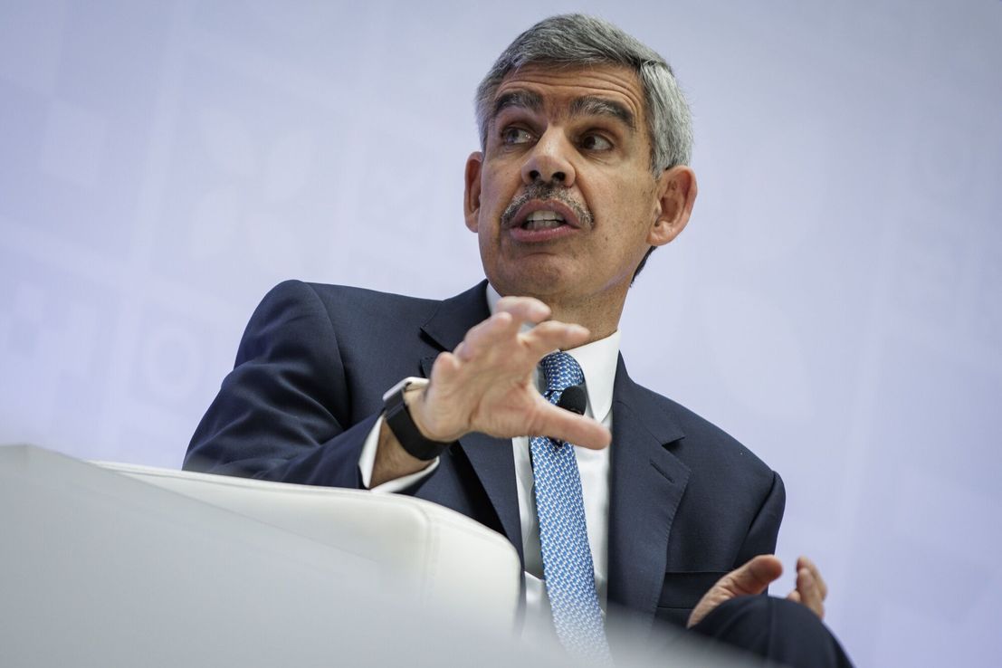El-Erian mantiene su proyección de dos recortes de tasas de la Fed este año