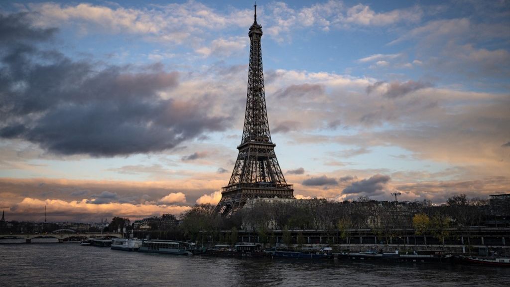 "Vuelve" la Torre Eiffel en París: gremios levantaron la huelga y podrán "revisar" ganancias e inversiones
